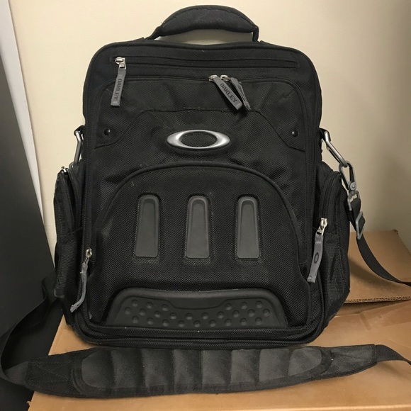 oakley vertical messenger bag